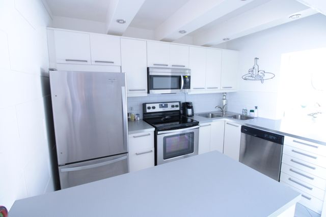 465 Paradise Isle Boulevard 305, Hallandale Beach, FL 33009