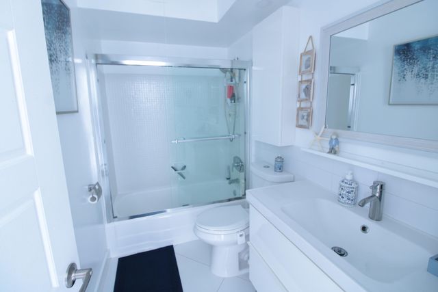 465 Paradise Isle Boulevard 305, Hallandale Beach, FL 33009