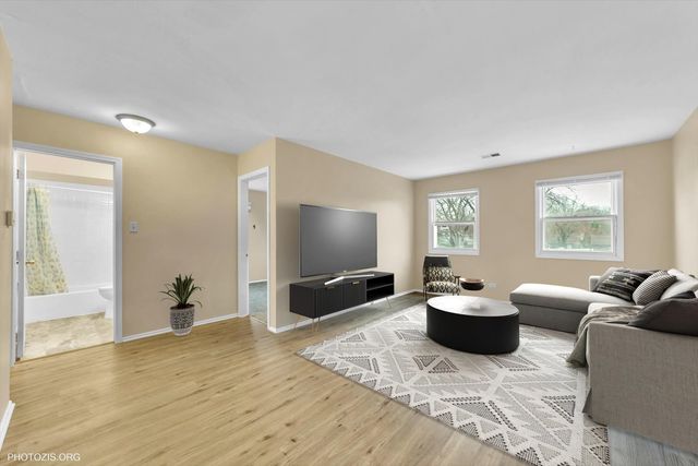 4032 216th Street 1W, Matteson, IL 60443