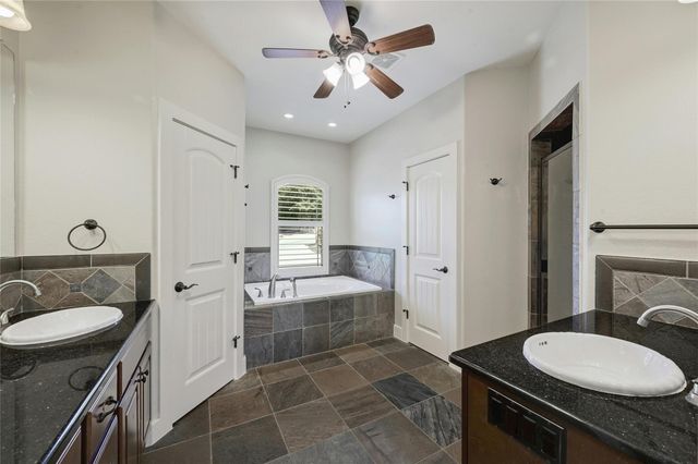 116 Tallstar DR, Lakeway, TX 78734