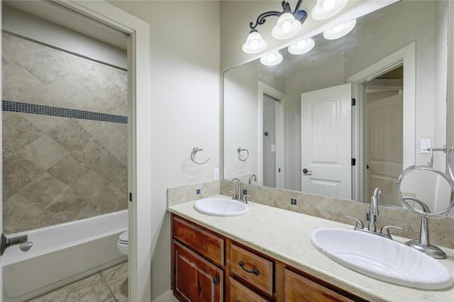 116 Tallstar DR, Lakeway, TX 78734