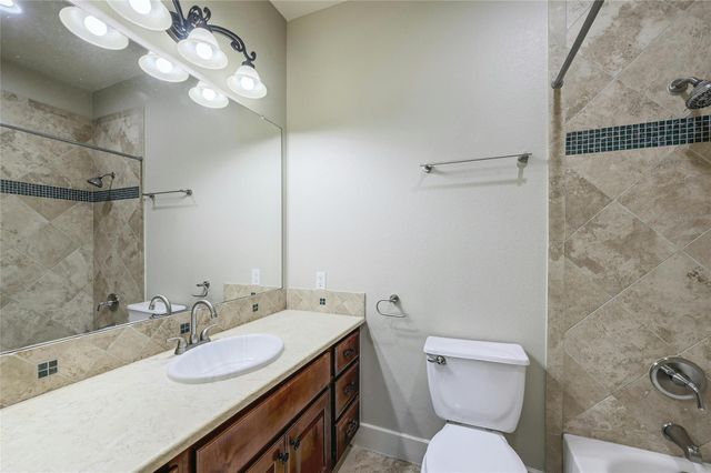 116 Tallstar DR, Lakeway, TX 78734