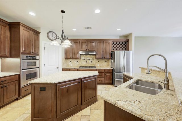 116 Tallstar DR, Lakeway, TX 78734