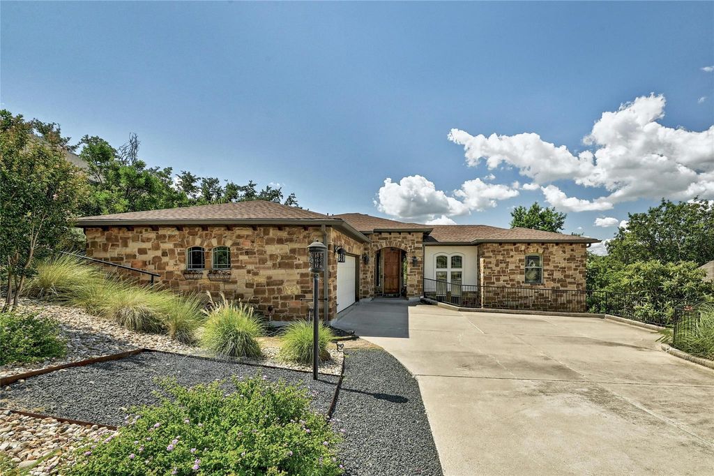 116 Tallstar DR, Lakeway, TX 78734