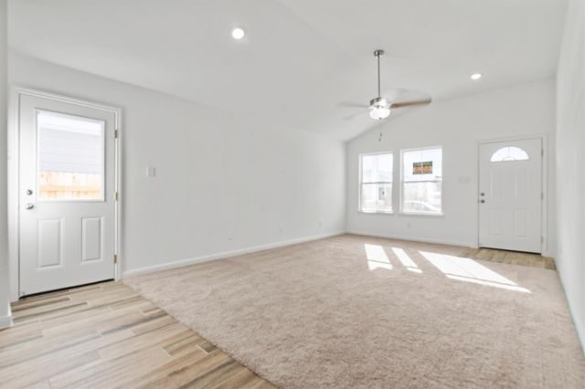 241 Ironshoe TRL, Liberty Hill, TX 78642