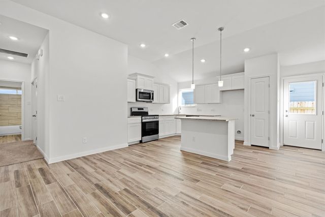 241 Ironshoe TRL, Liberty Hill, TX 78642