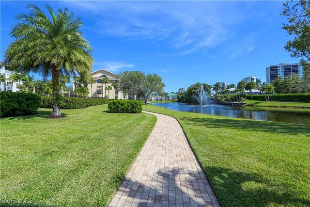 360 Horse Creek DR 108, Naples, FL 34110