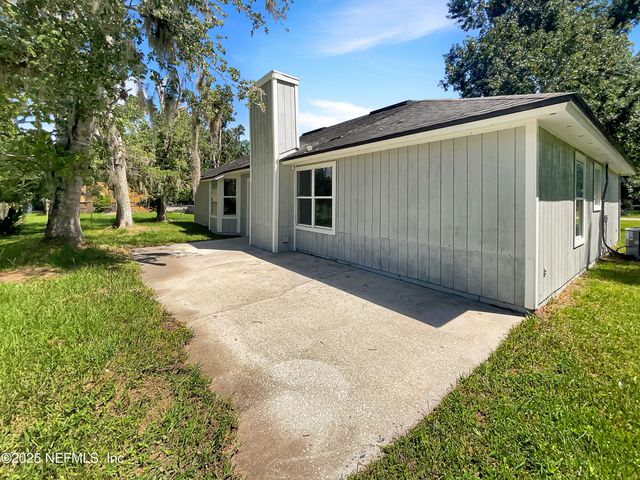 2058 MANUCY Court, Middleburg, FL 32068
