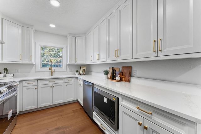 3015 W NORTH B STREET, Tampa, FL 33609