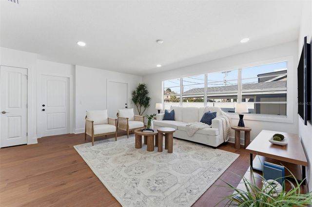 3015 W NORTH B STREET, Tampa, FL 33609