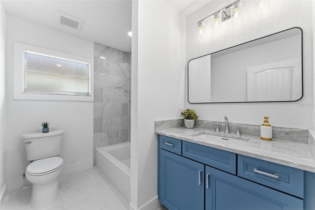 3015 W NORTH B STREET, Tampa, FL 33609