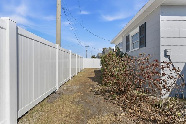 3015 W NORTH B STREET, Tampa, FL 33609