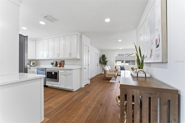 3015 W NORTH B STREET, Tampa, FL 33609