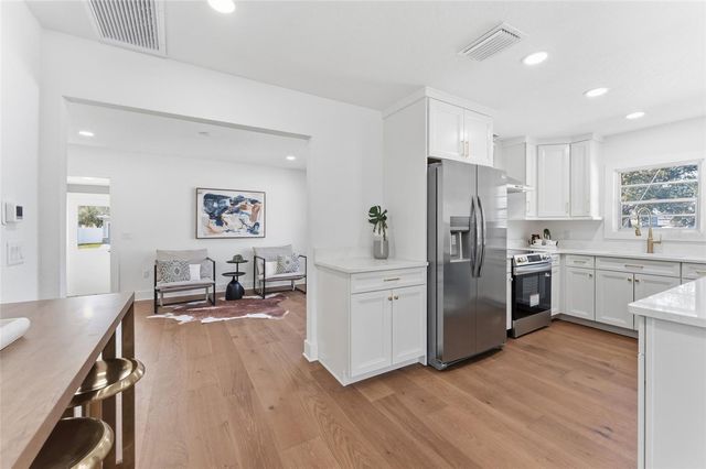 3015 W NORTH B STREET, Tampa, FL 33609