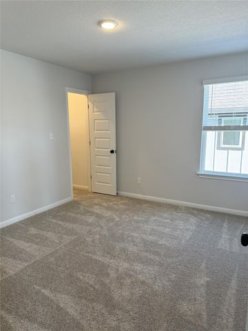 2433 Lucy Axel LN, Round Rock, TX 78665