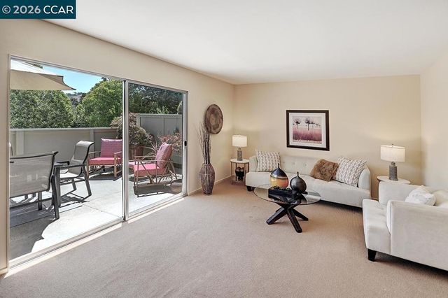 2223 Tice Creek Dr 2, Walnut Creek, CA 94595