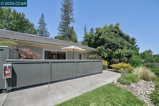 2223 Tice Creek Dr 2, Walnut Creek, CA 94595
