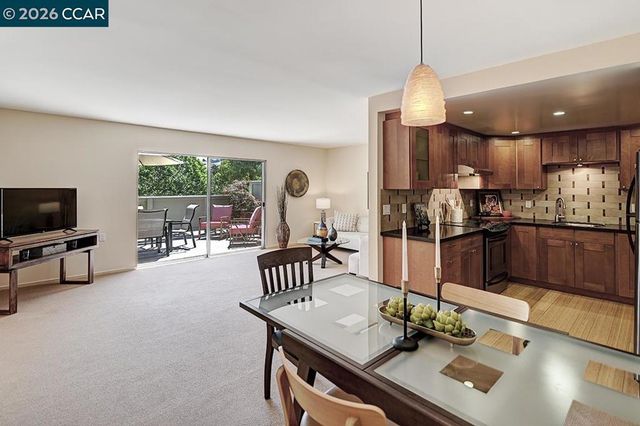 2223 Tice Creek Dr 2, Walnut Creek, CA 94595