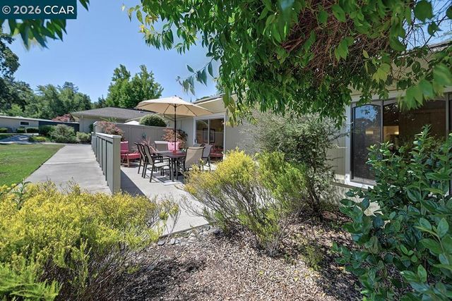 2223 Tice Creek Dr 2, Walnut Creek, CA 94595