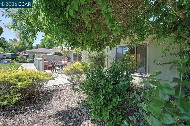 2223 Tice Creek Dr 2, Walnut Creek, CA 94595