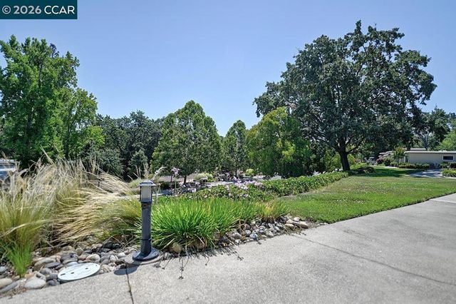 2223 Tice Creek Dr 2, Walnut Creek, CA 94595