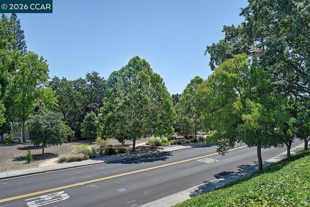 2223 Tice Creek Dr 2, Walnut Creek, CA 94595