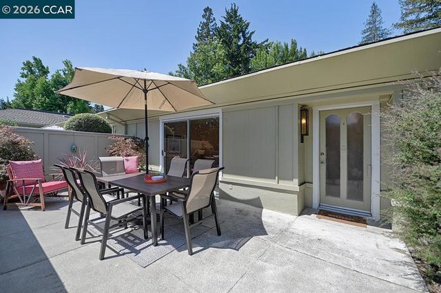 2223 Tice Creek Dr 2, Walnut Creek, CA 94595