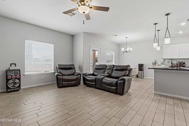 10196 SKUNKBUSH Street, El Paso, TX 79927