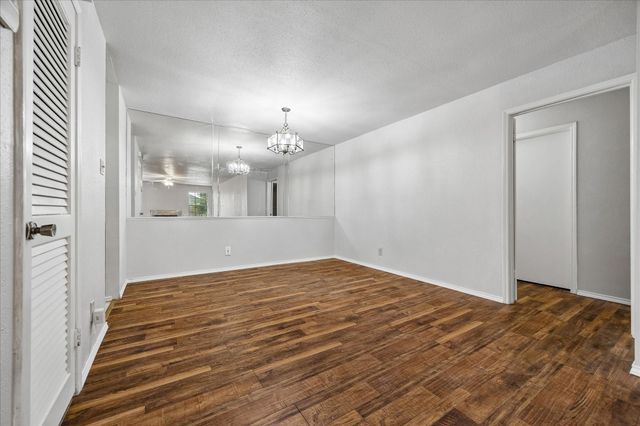 9700 Leawood Blvd Unit 702, Houston, TX 77099