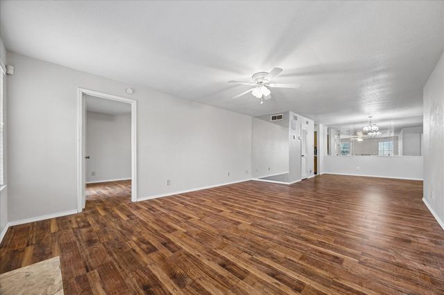 9700 Leawood Blvd Unit 702, Houston, TX 77099