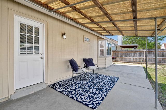 305 Hornbean LN, Cibolo, TX 78108