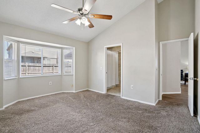 305 Hornbean LN, Cibolo, TX 78108