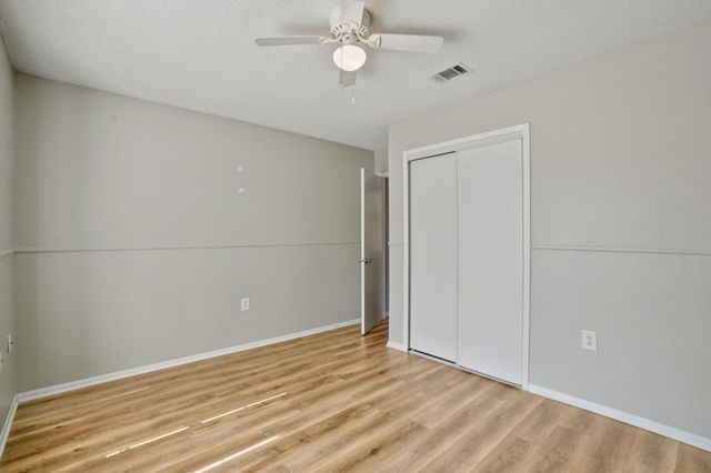 305 Hornbean LN, Cibolo, TX 78108