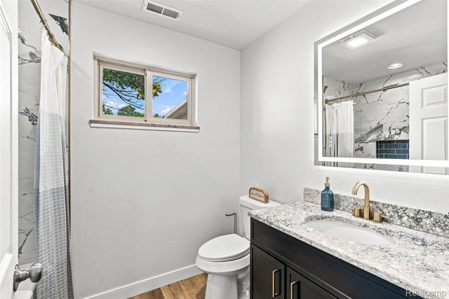 4099 E Atherton Road, Burton, MI 48519