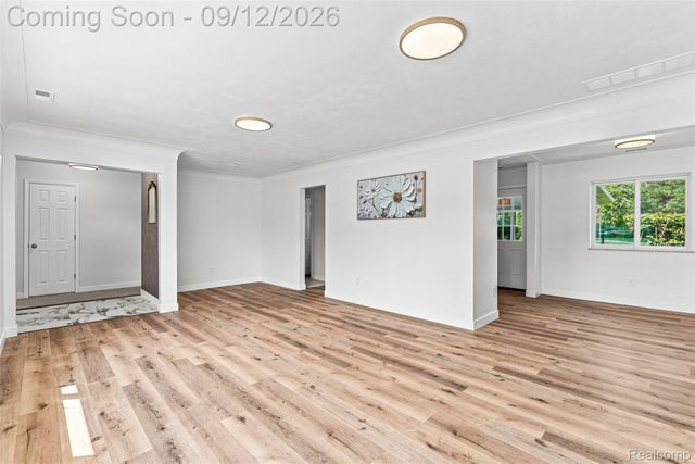 4099 E Atherton Road, Burton, MI 48519