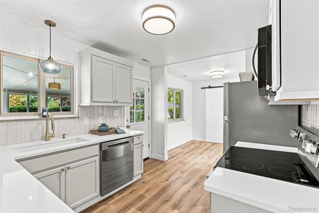 4099 E Atherton Road, Burton, MI 48519