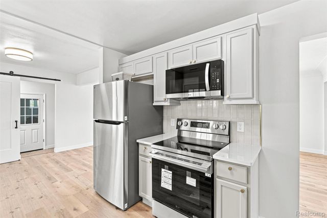 4099 E Atherton Road, Burton, MI 48519