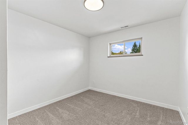 4099 E Atherton Road, Burton, MI 48519