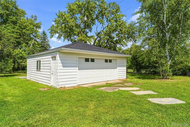 4099 E Atherton Road, Burton, MI 48519