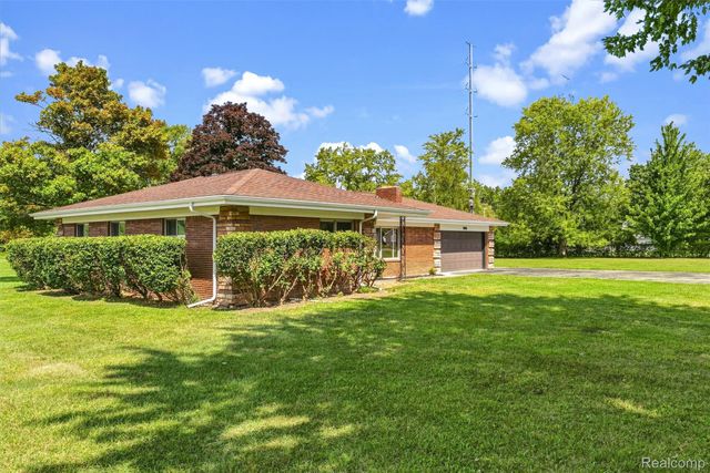 4099 E Atherton Road, Burton, MI 48519