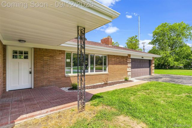 4099 E Atherton Road, Burton, MI 48519