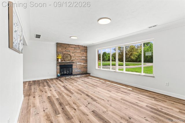4099 E Atherton Road, Burton, MI 48519