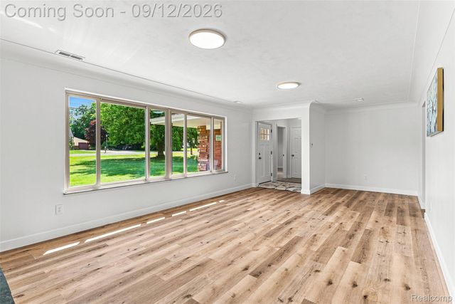 4099 E Atherton Road, Burton, MI 48519