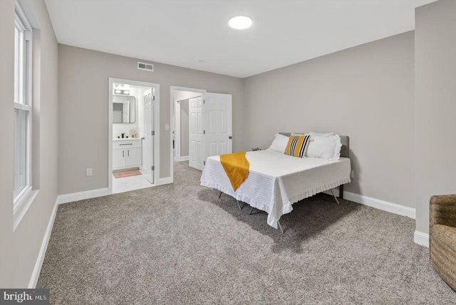 26 E 24TH ST, Wilmington, DE 19802