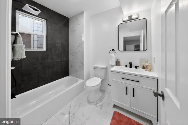 26 E 24TH ST, Wilmington, DE 19802