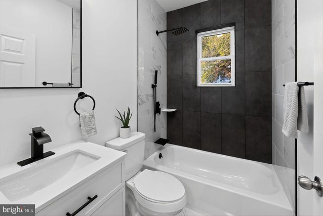 26 E 24TH ST, Wilmington, DE 19802