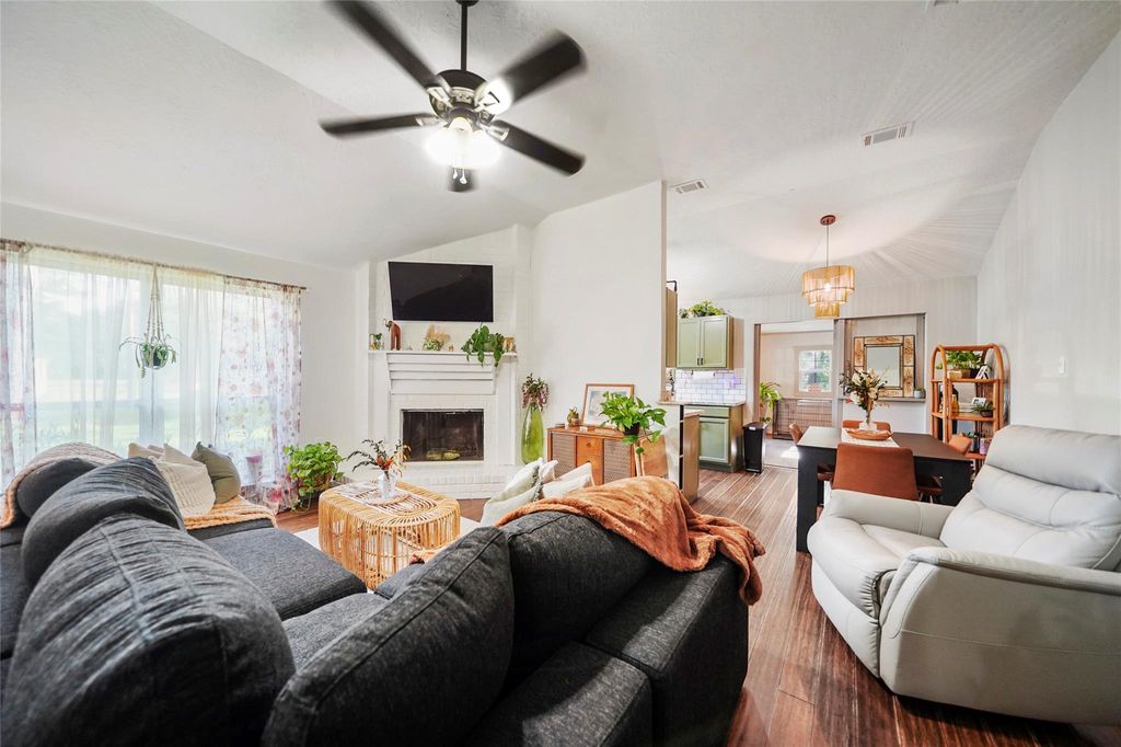 7477 Hidden Acres Drive, Cleveland, TX 77328