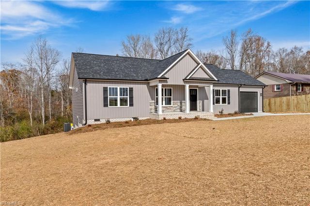 285 Stonybrook Drive, Lexington, NC 27295