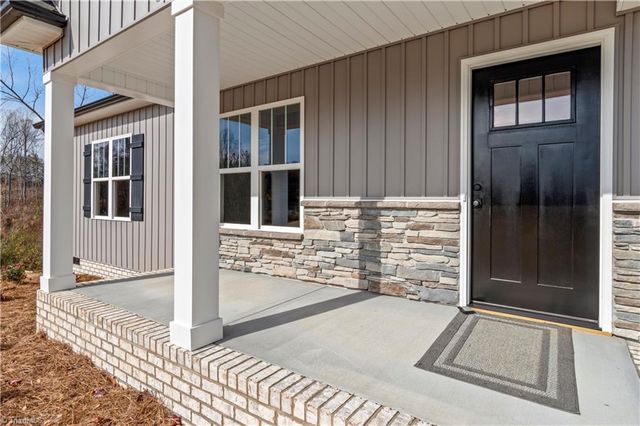 285 Stonybrook Drive, Lexington, NC 27295