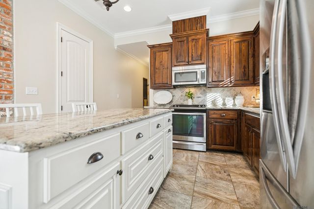 11999 Old Canal Rd, Greenwell Springs, LA 70739